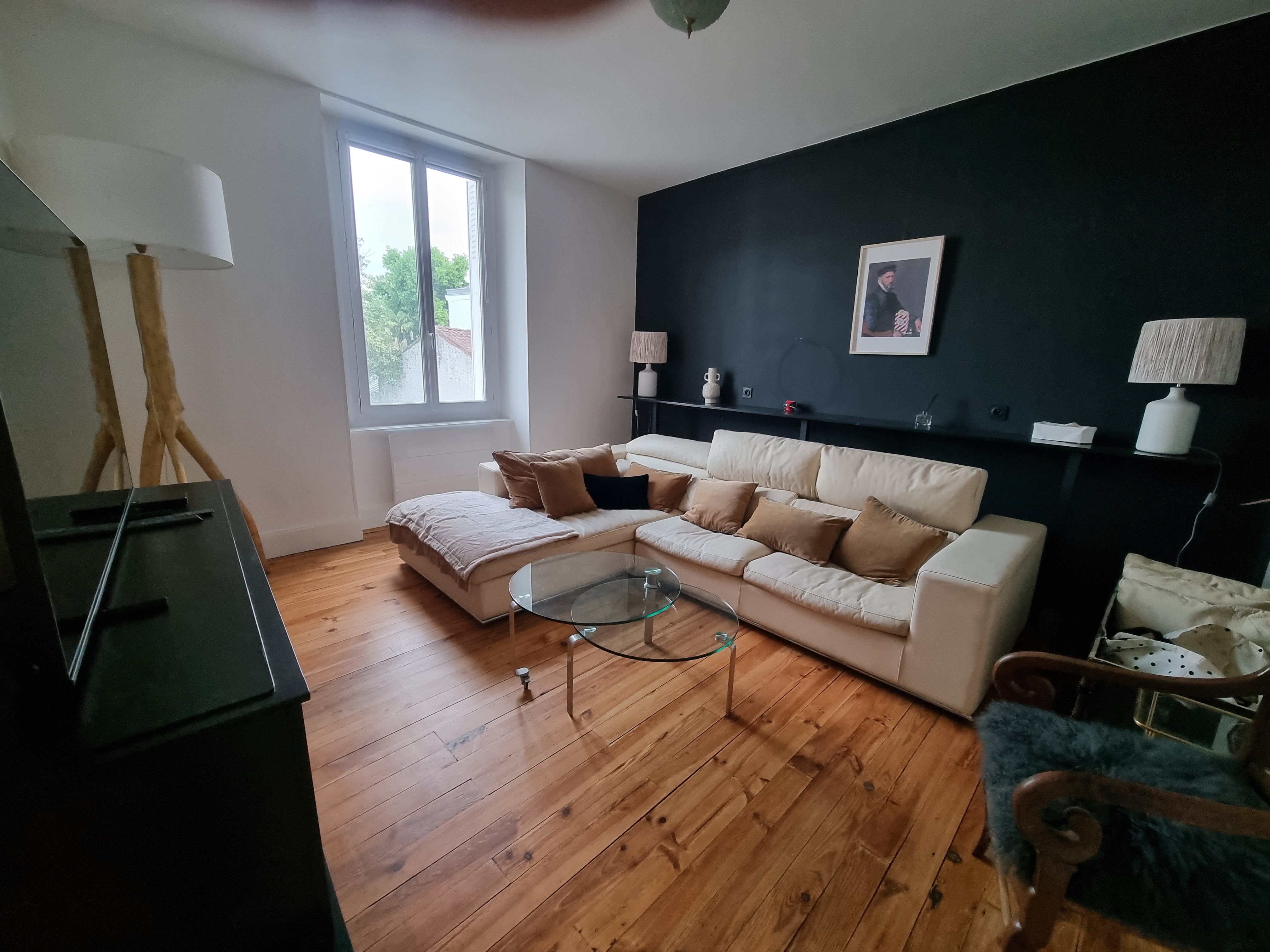 salon partagé cheminée résidence seniors personnes âgées habitat partagé contraste-habitat villa Saint-Gau Saint-Gaudens